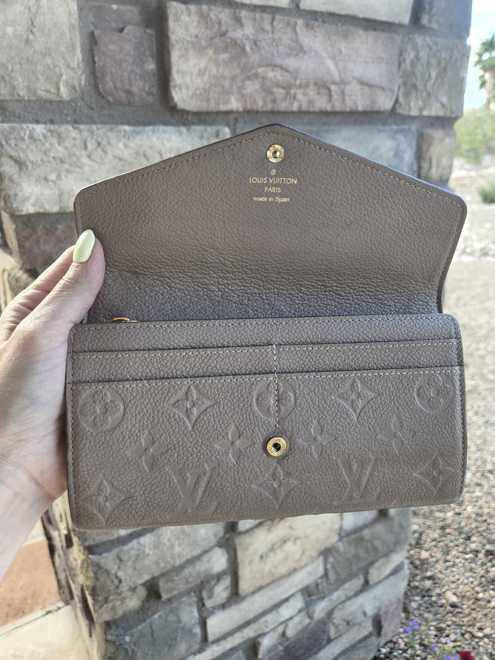 Authentic Louis Vuitton Turtle Dove Empriente Wallet - Picture 7 of 12